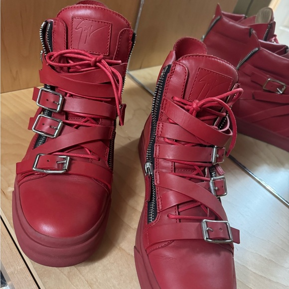 Red leather Giuseppe Shoes with silver straps. - Picture 2 of 4